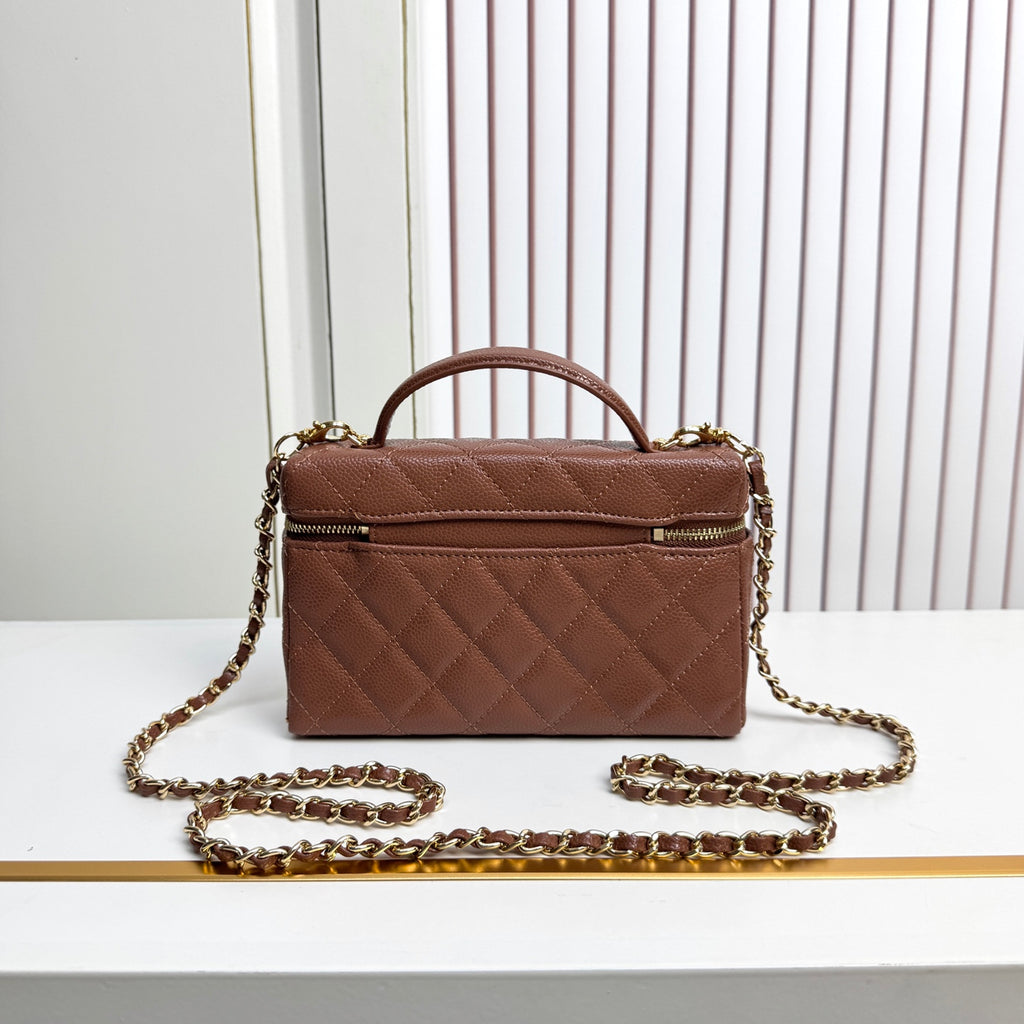 B1X66C19  Popular leather bag