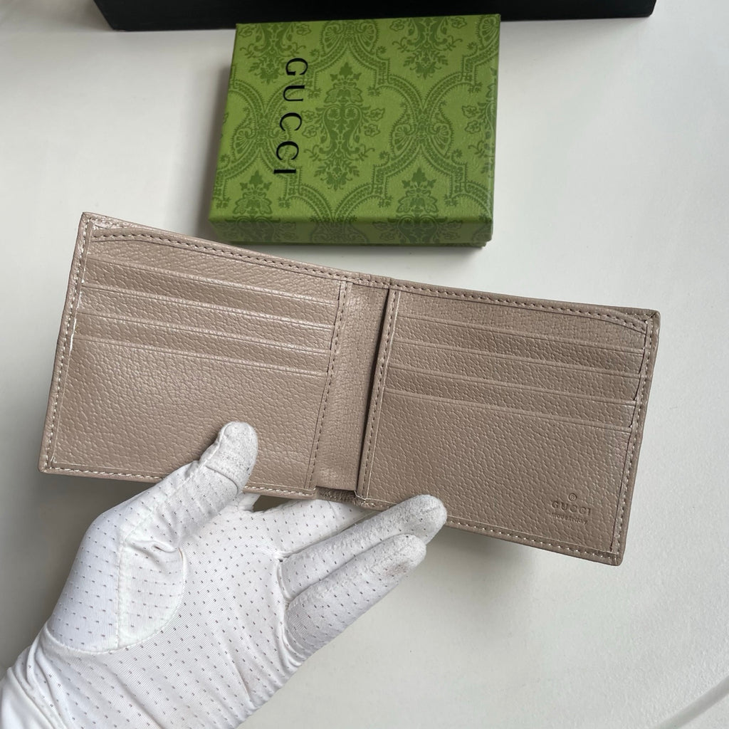B1X46B7 Popular leather wallets ( with full packaging )