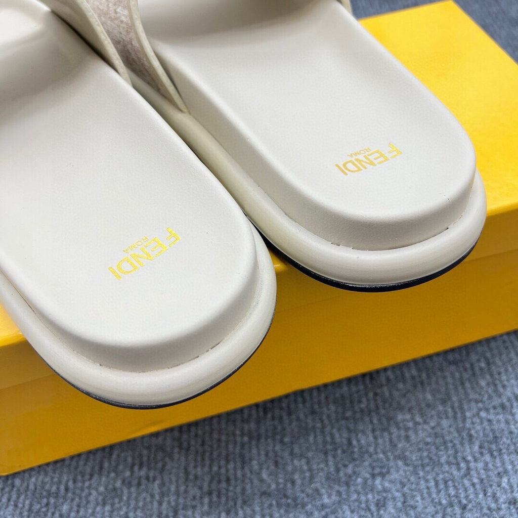54F37Z Popular slippers