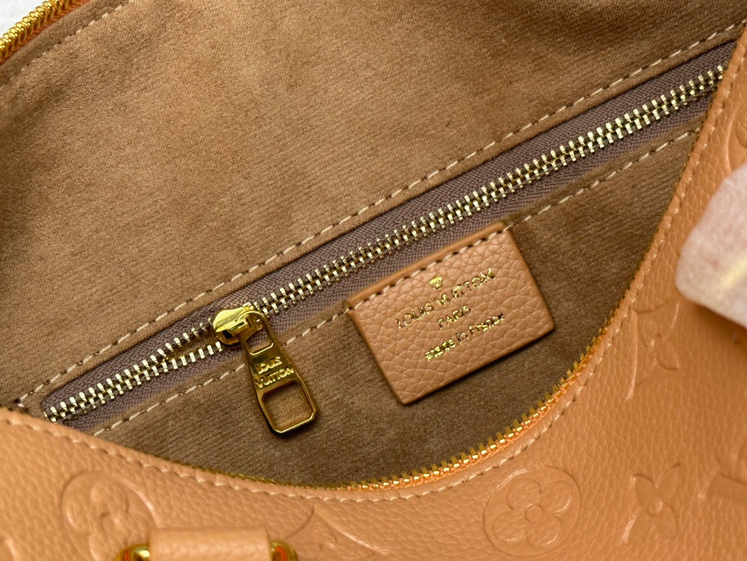 B1X56E29 Popular leather bag