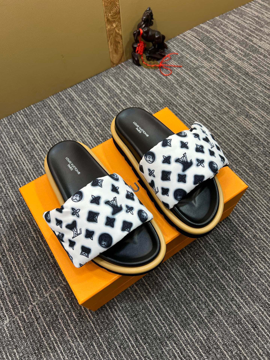 5XE118Z Popular leather quality Slippers