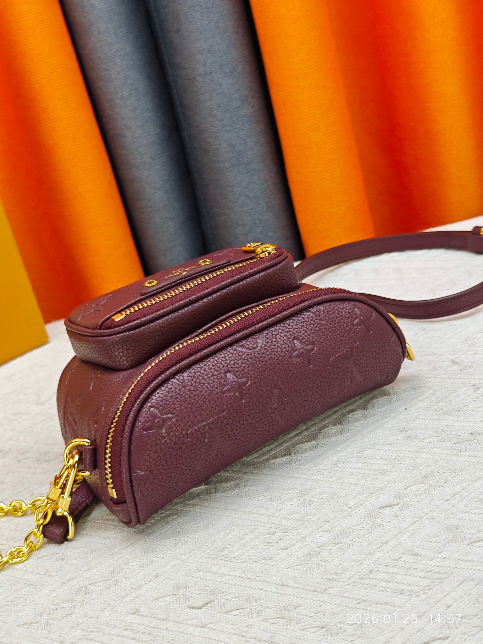 146PE75B Popular leather bag