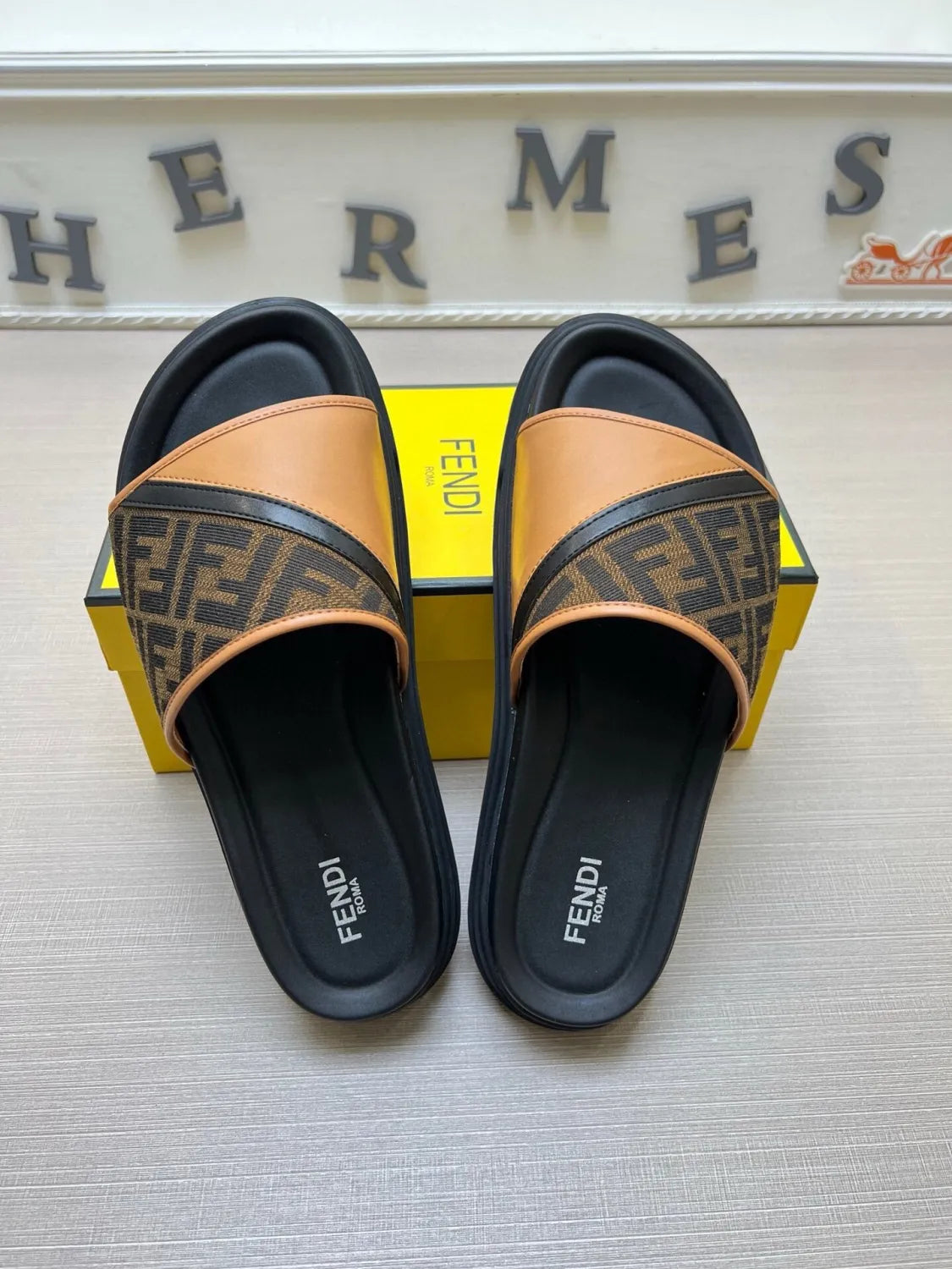 5LF223Z Popular Slippers
