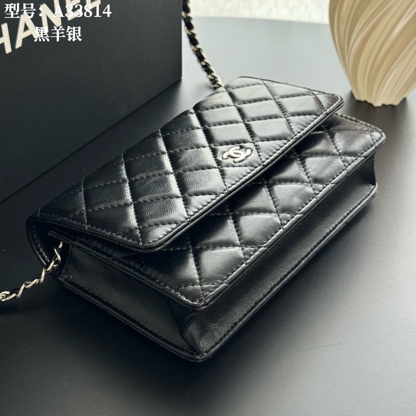 B1X66C17 Popular leather bag