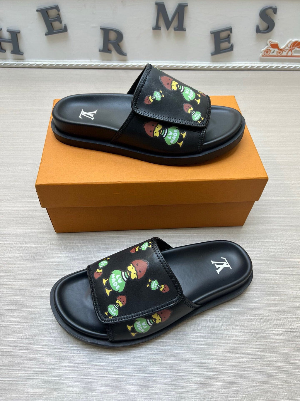 5WE248Z Popular Slippers