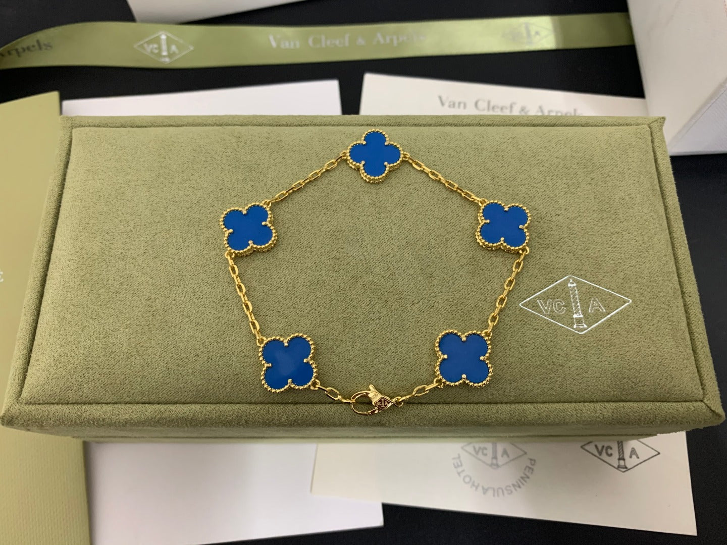 5XVA180K  Popular bracelets 5 flowers normal size1.5cm flower