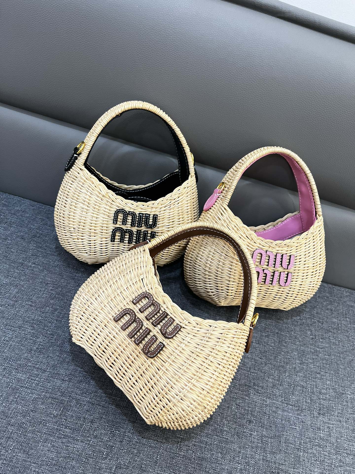 B1P46A119 Popular woven bag