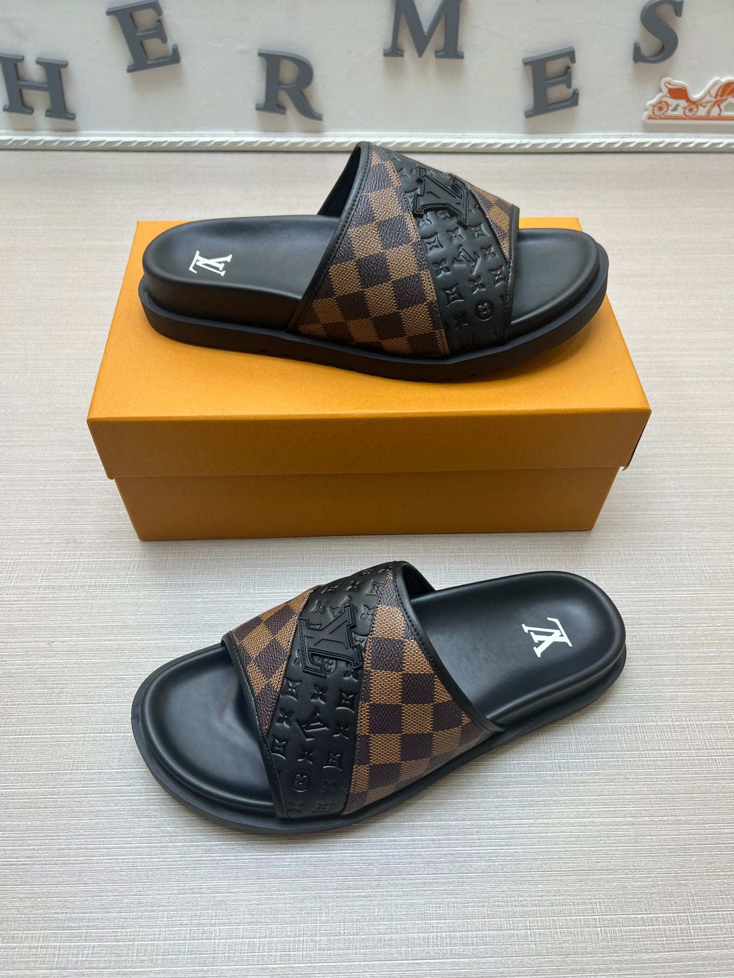 54E2Z Popular slippers