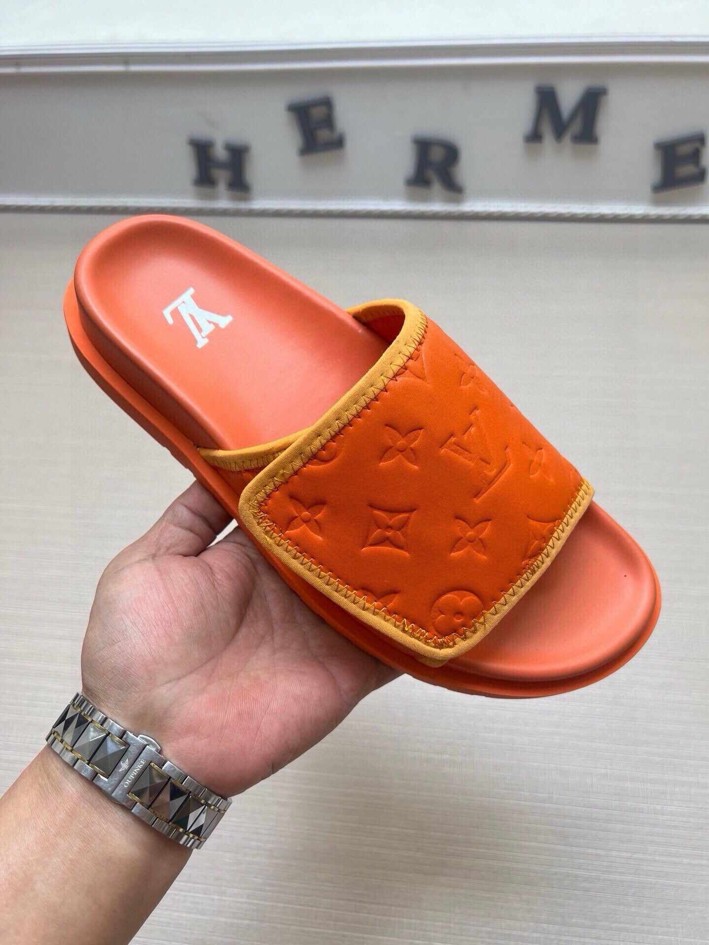 5LE210Z Popular Slippers