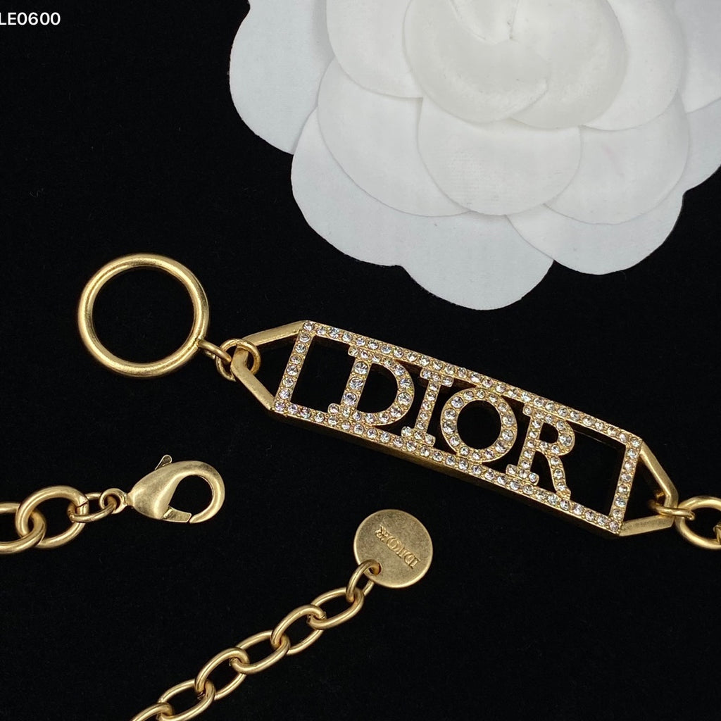 165ND7X Popular    Bracelets