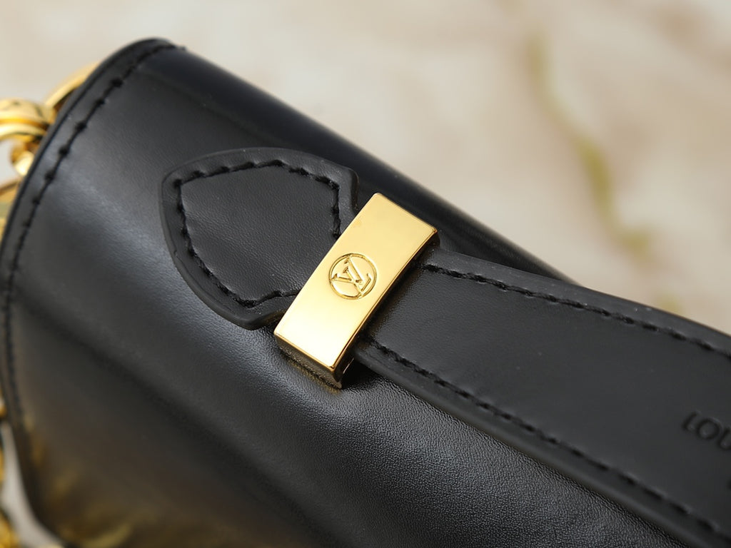 15RE145B Popular leather bag