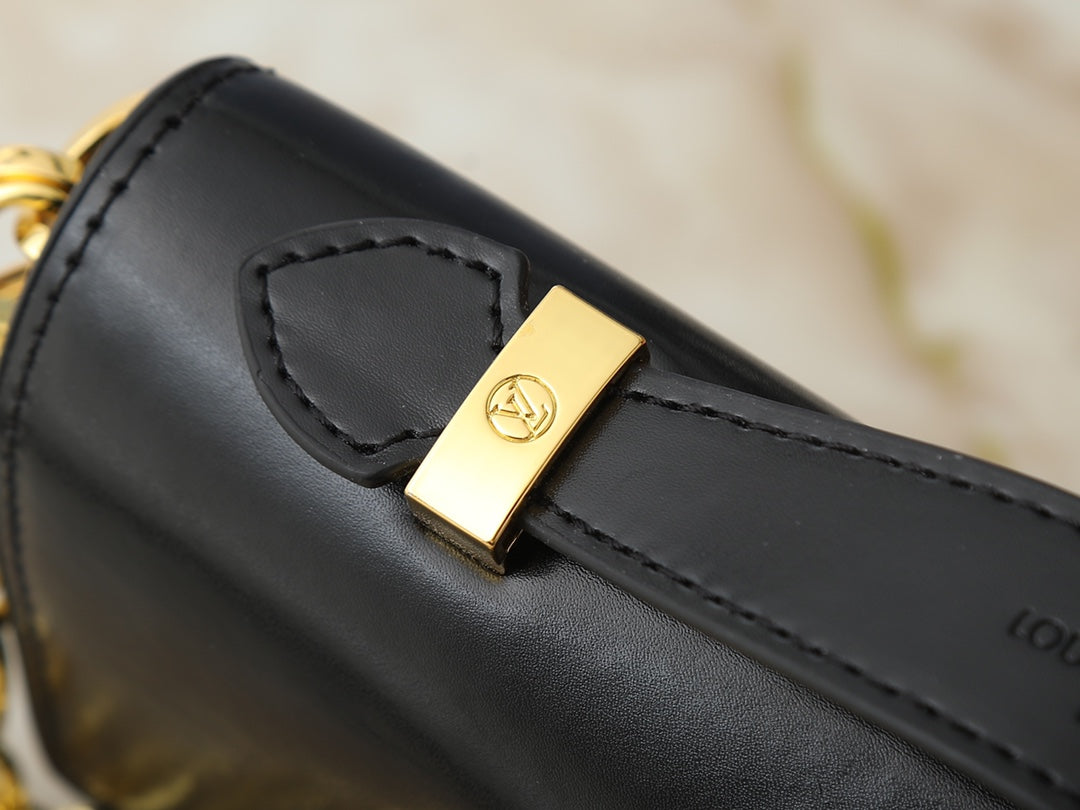 15RE145B Popular leather bag