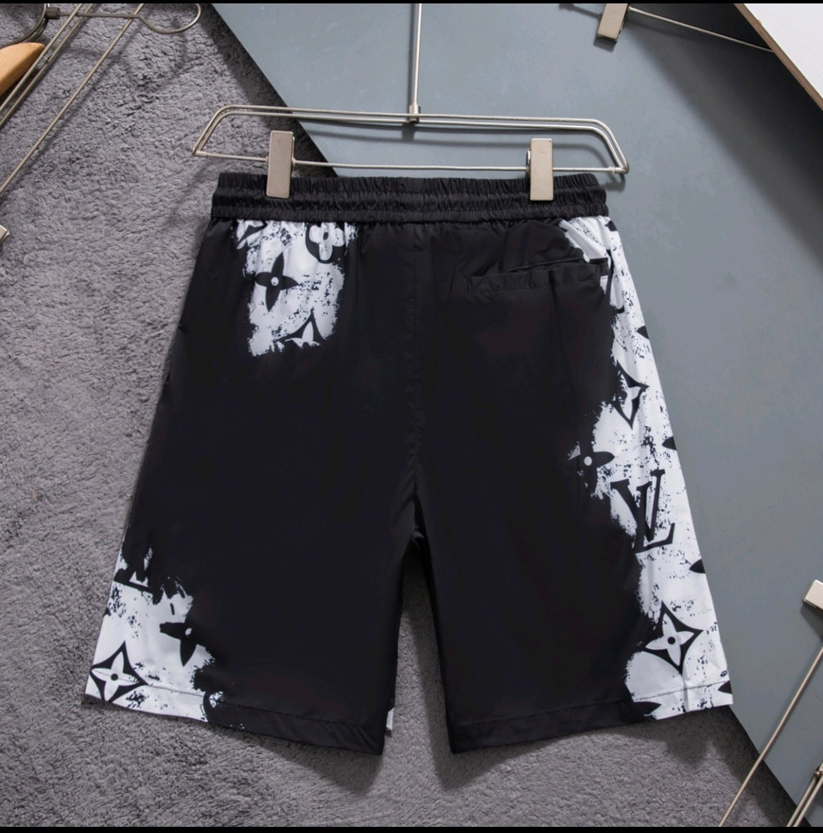 136NE2U Popular shorts