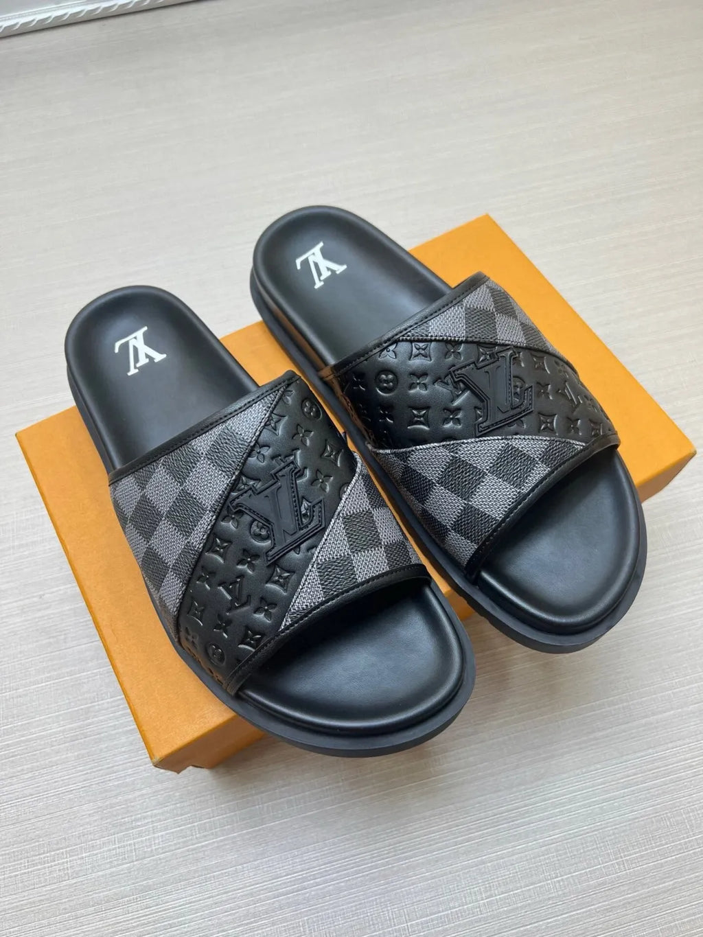 5WE249Z Popular Slippers