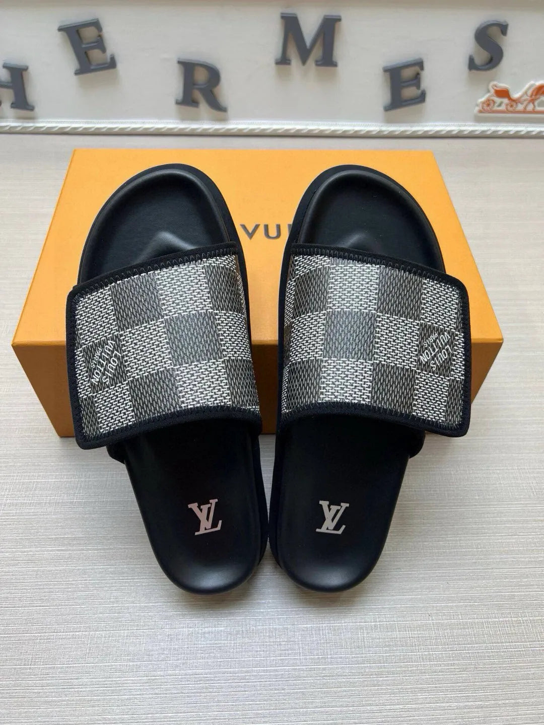 5QE3Z Popular Slippers