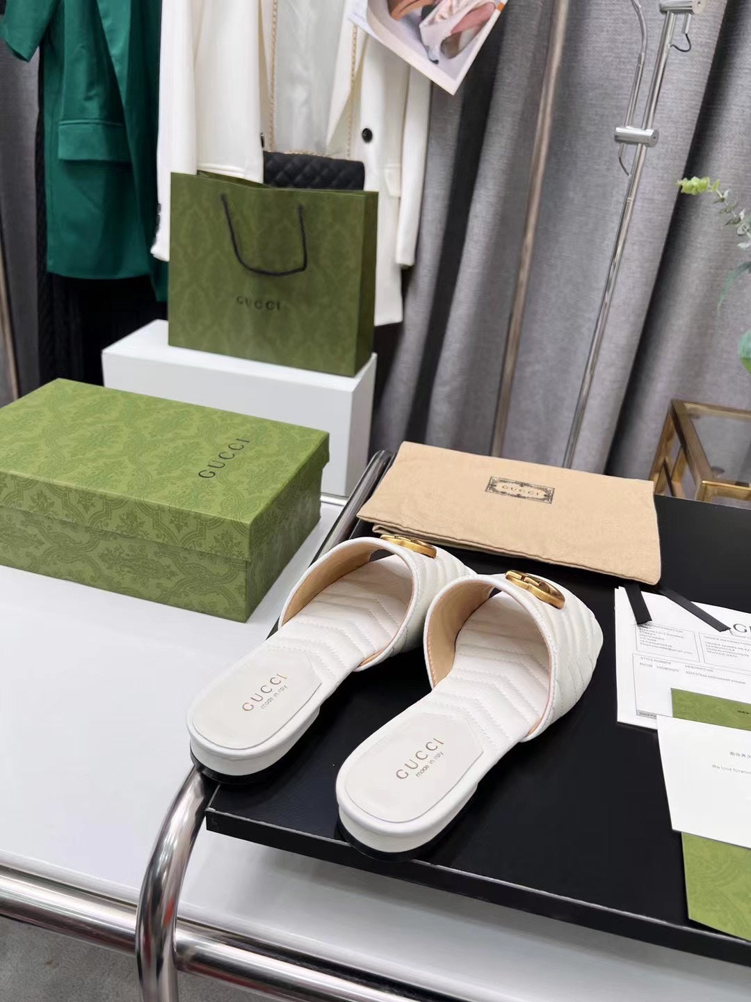Z2X66B48 Popular high-quality leather slippers
