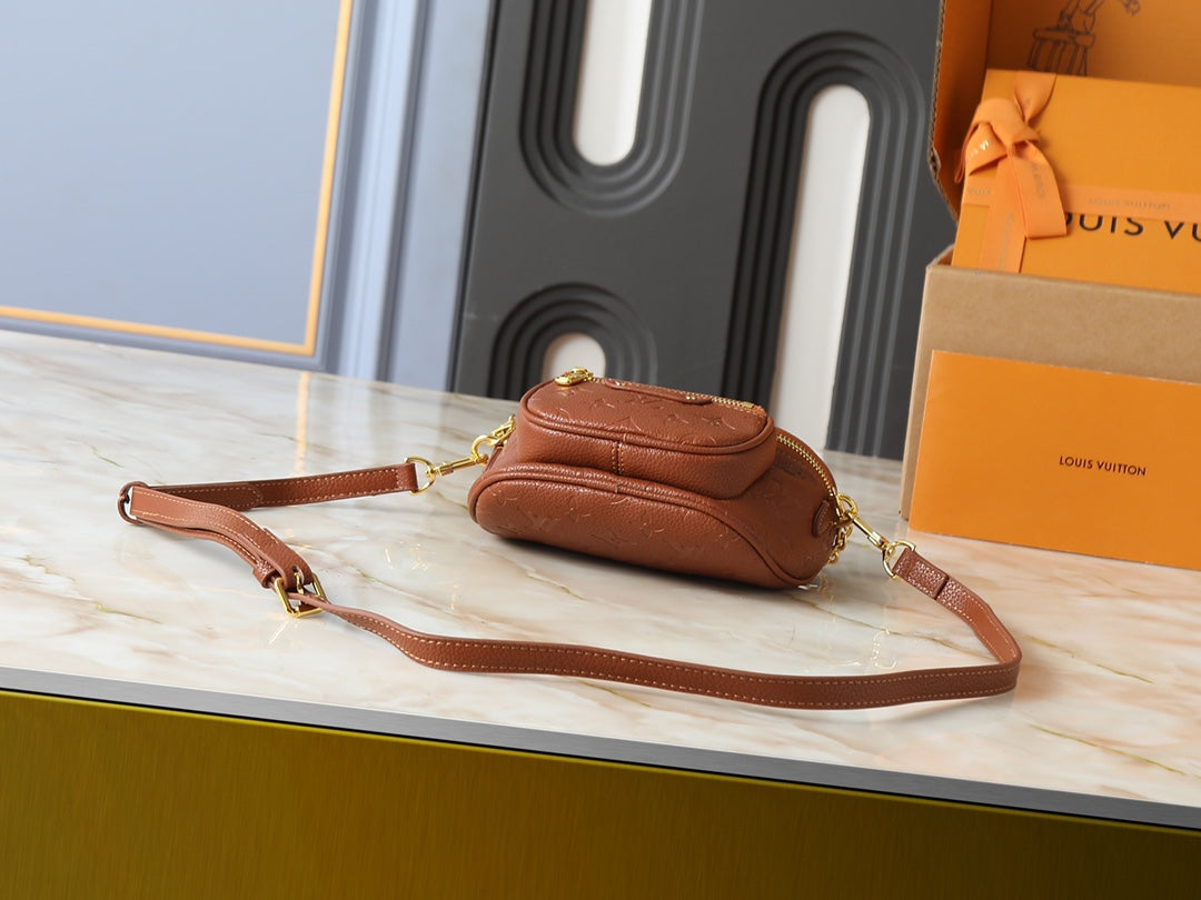 146PE72B Popular leather bag