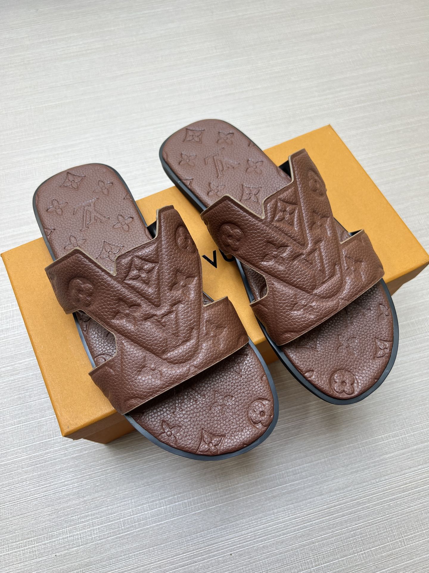 54E34Z Popular slippers