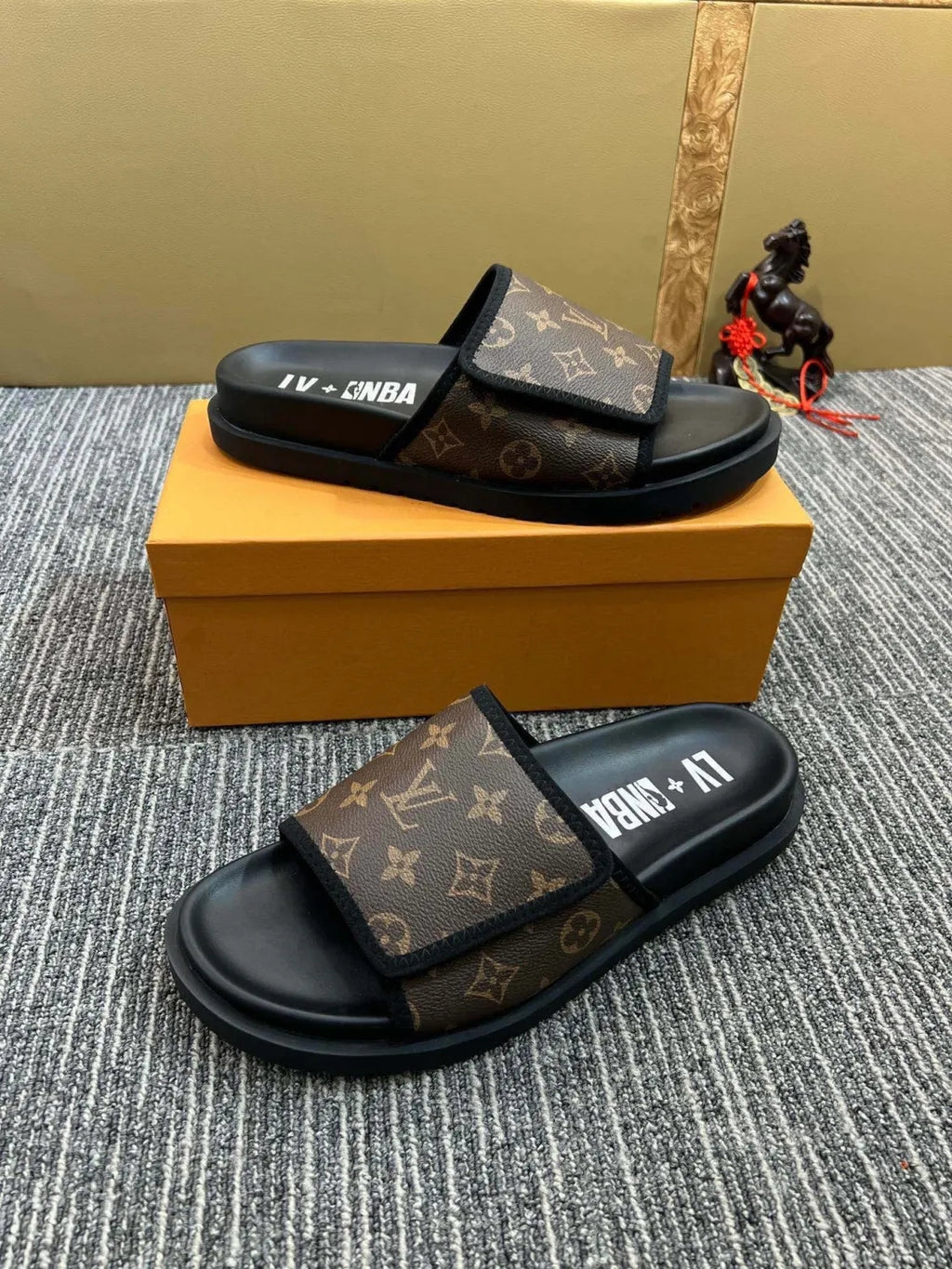 5YE47Z Popular Slippers