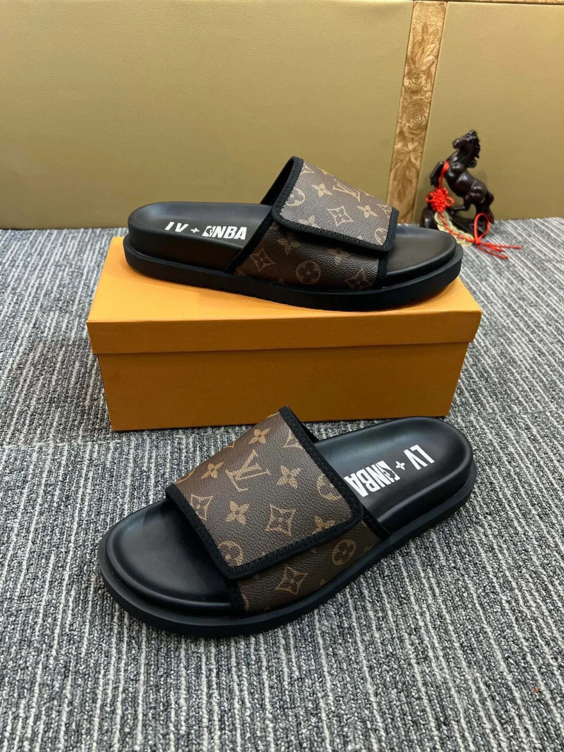 5YE47Z Popular Slippers