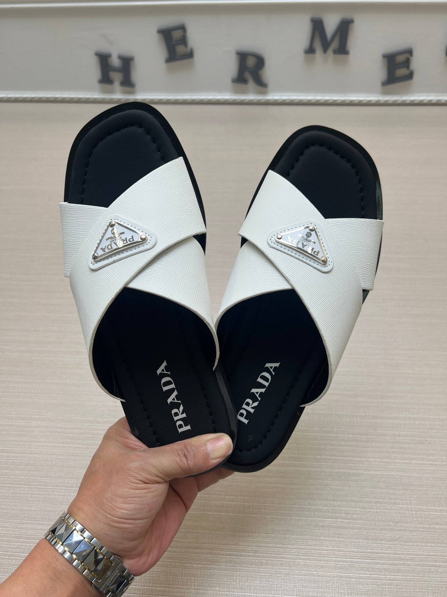 54PD71Z Popular slippers