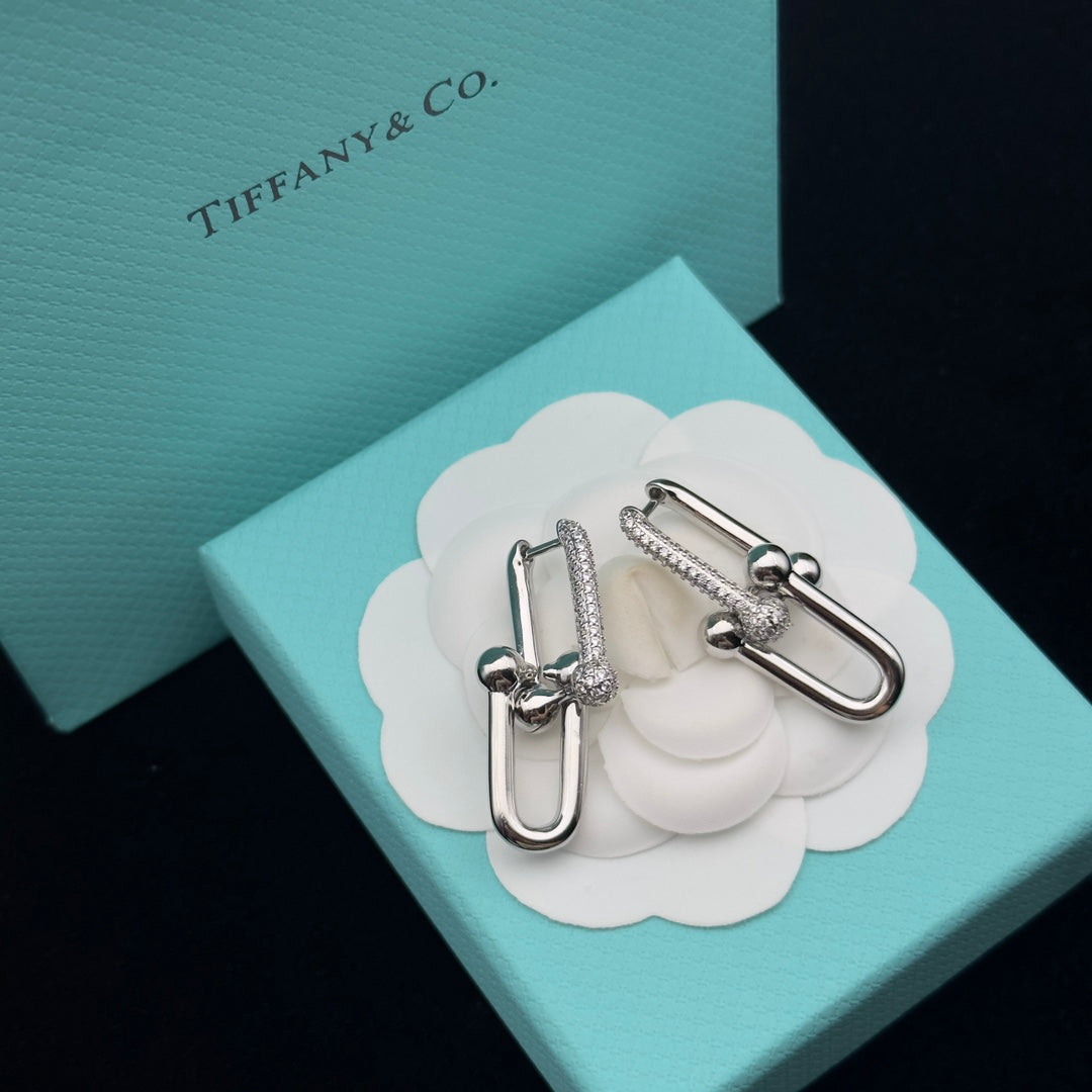 8XT31X  Popular    Earring Bracelets Necklaces