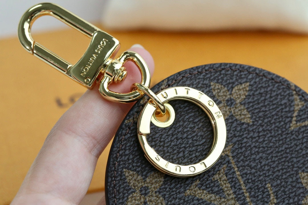 35QE20A Popular bag 's charms accessories