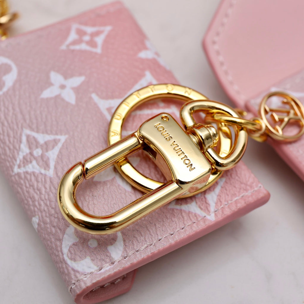 1E2A  Popular Keychains