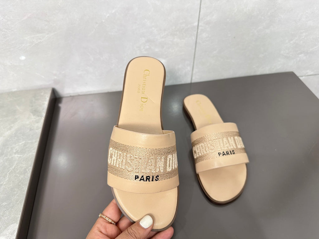 14D32Z Popular slippers