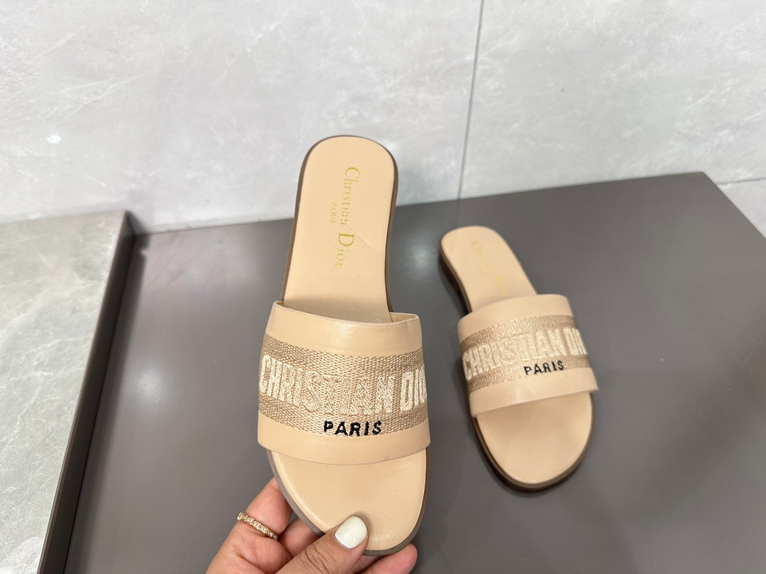 14D32Z Popular slippers