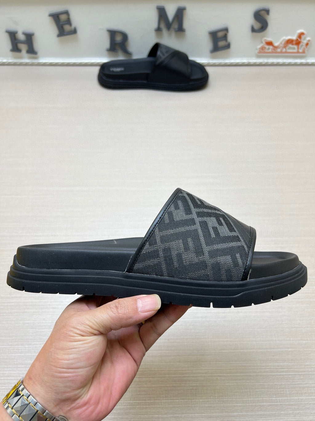 5LF223Z Popular Slippers