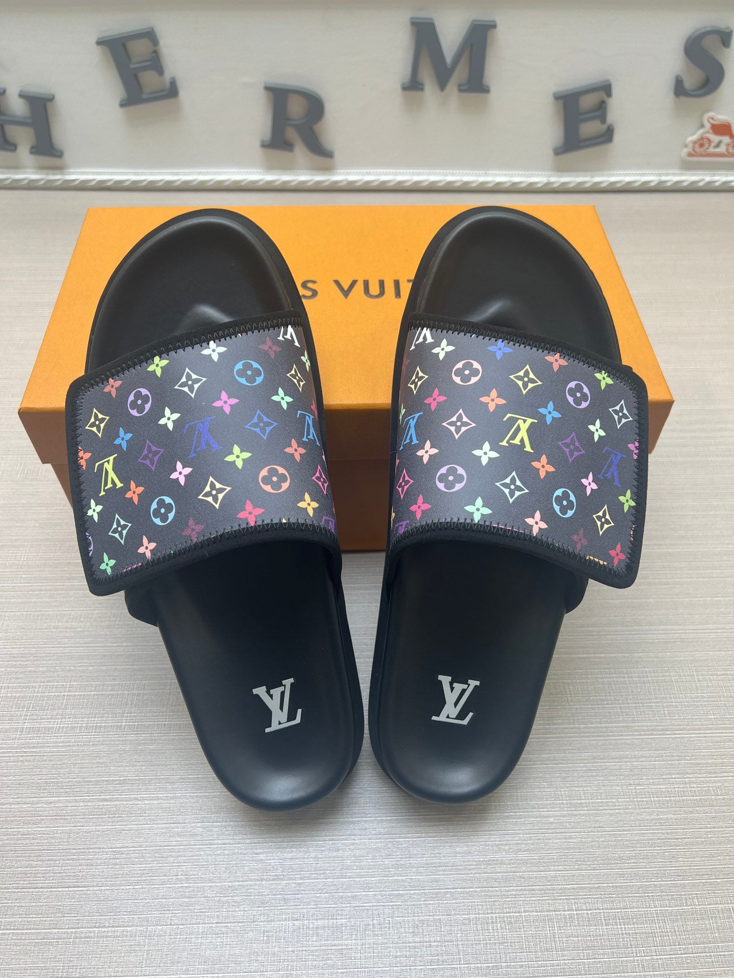 5LE207Z Popular Slippers