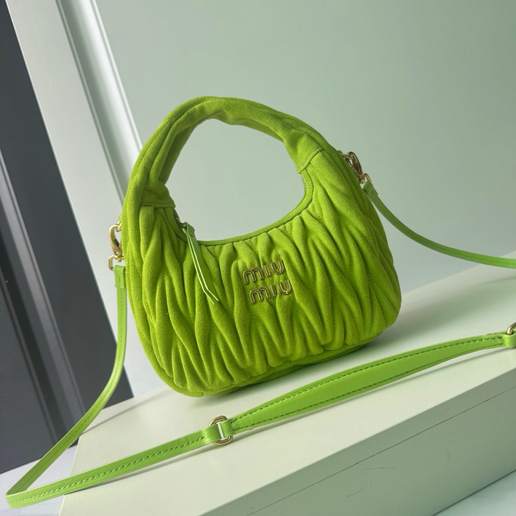 146PA117B Popular buckskin bag