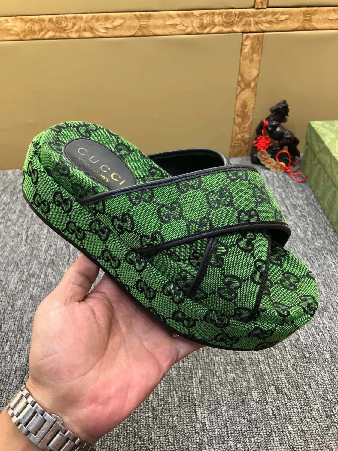 5YB69Z Popular Slippers