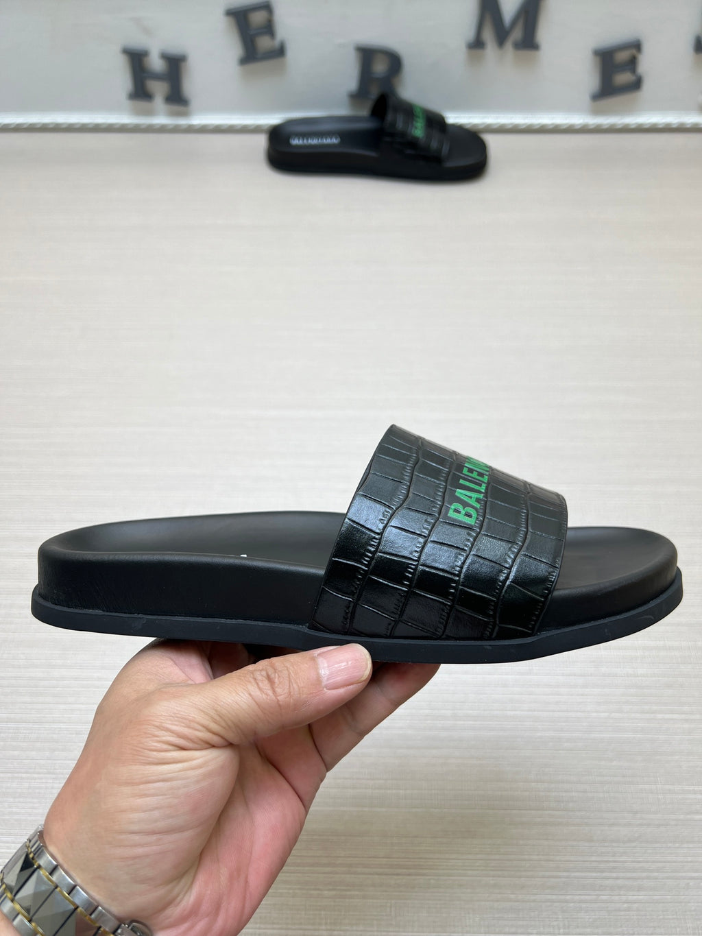 54J99Z Popular slippers