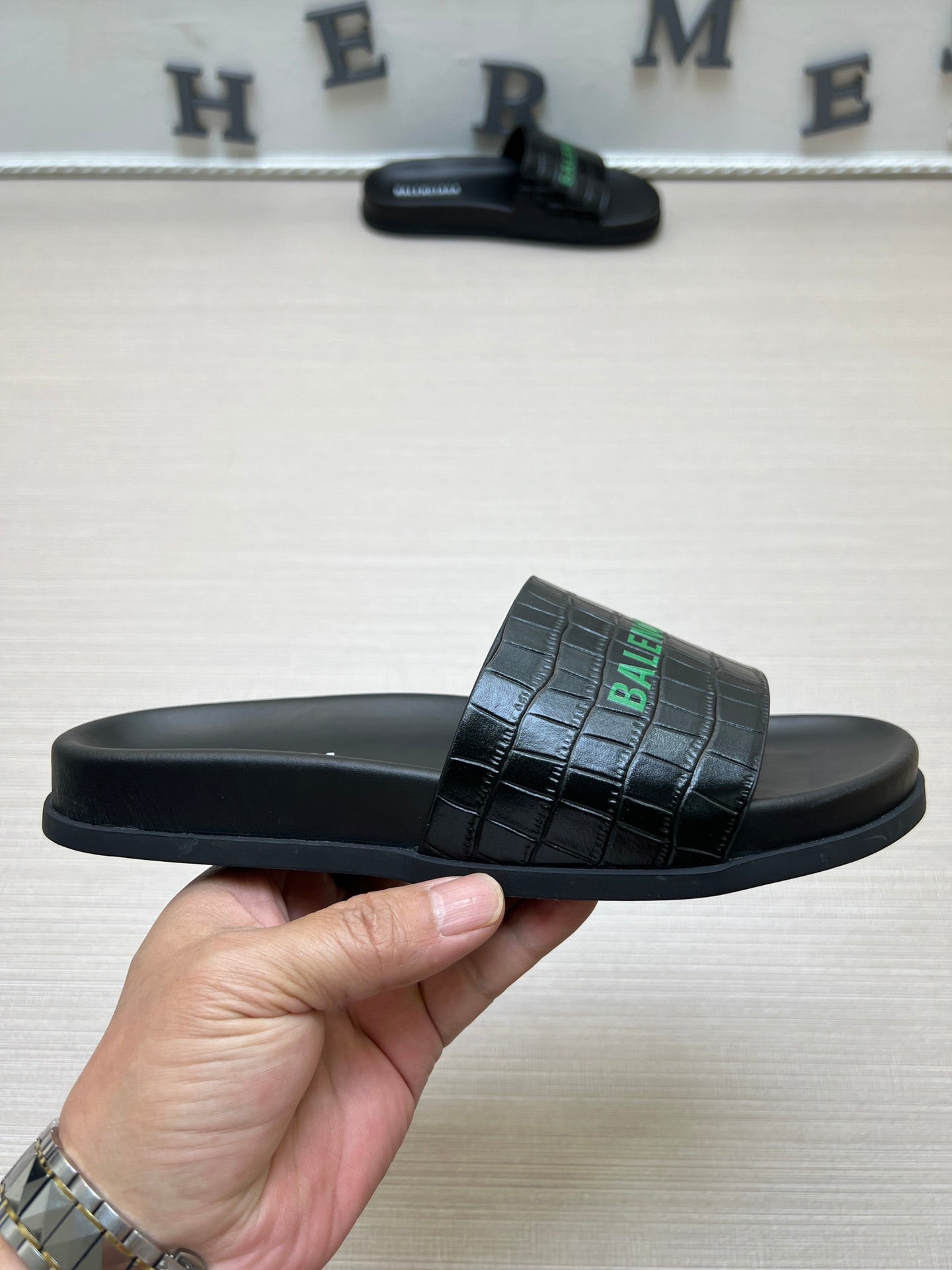 54J99Z Popular slippers
