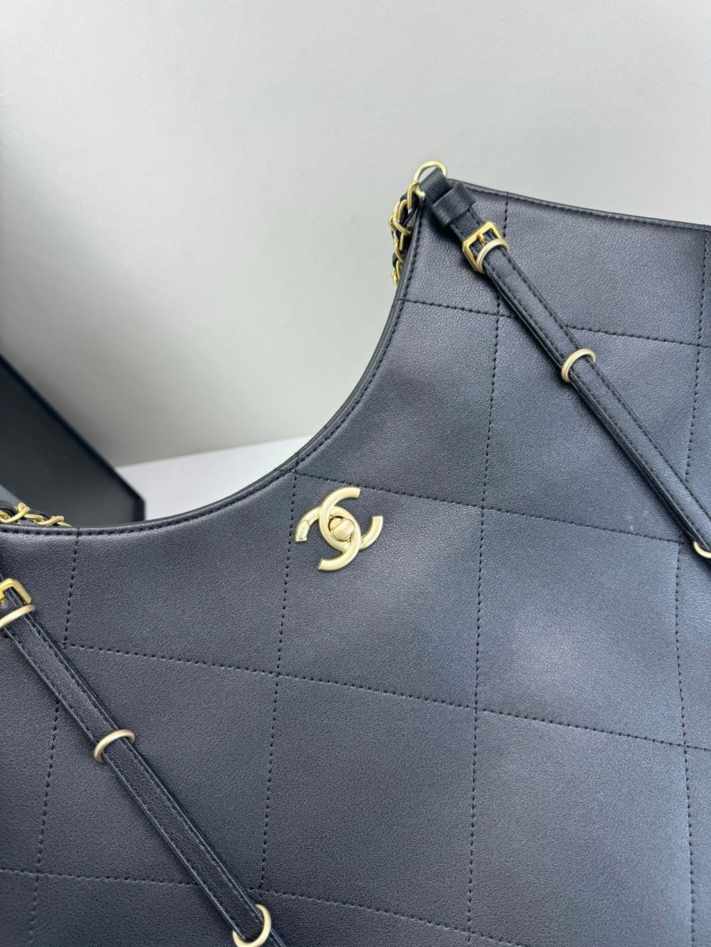 146PC11B Popular leather bag