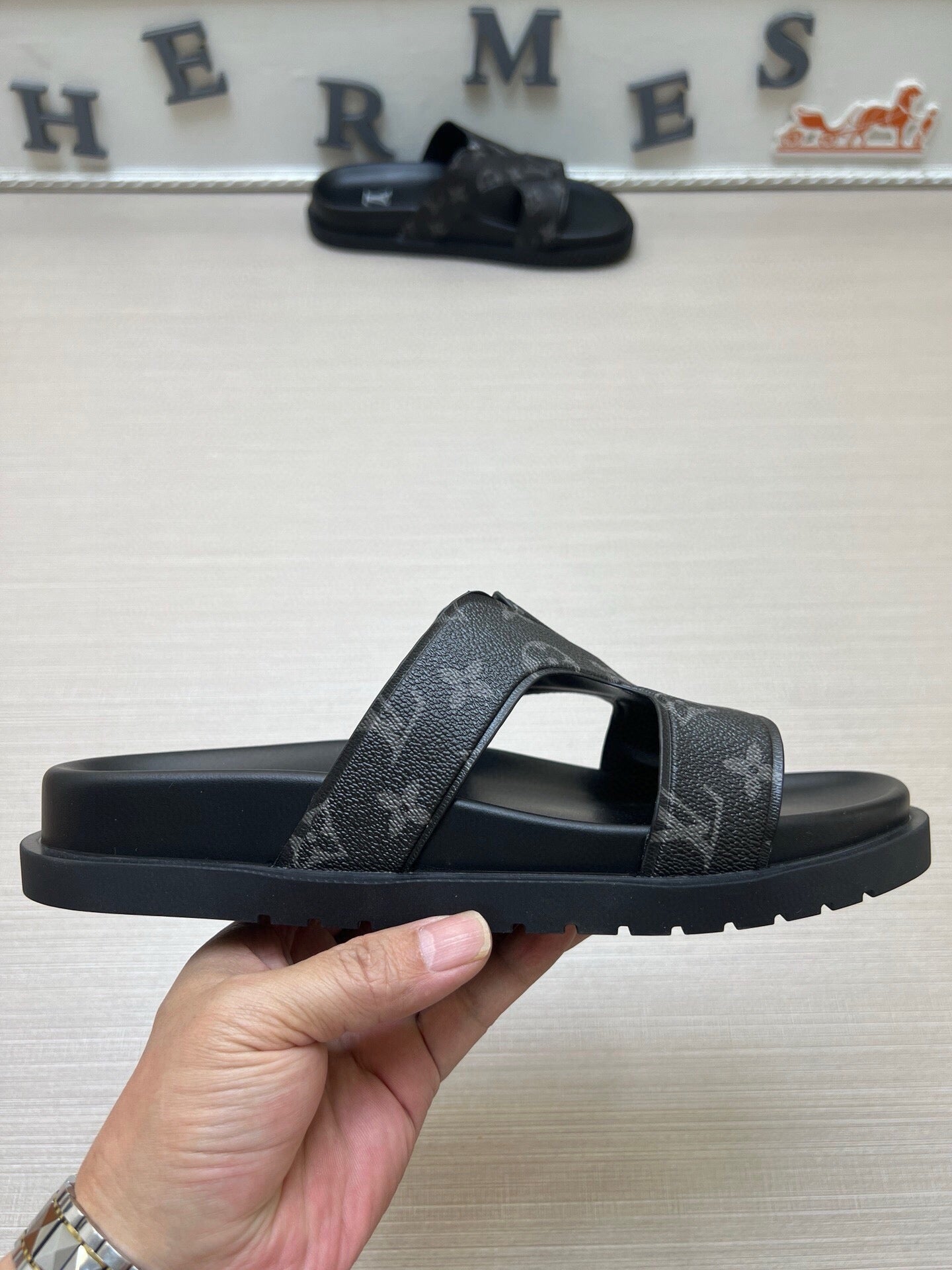 5LE228Z Popular Slippers