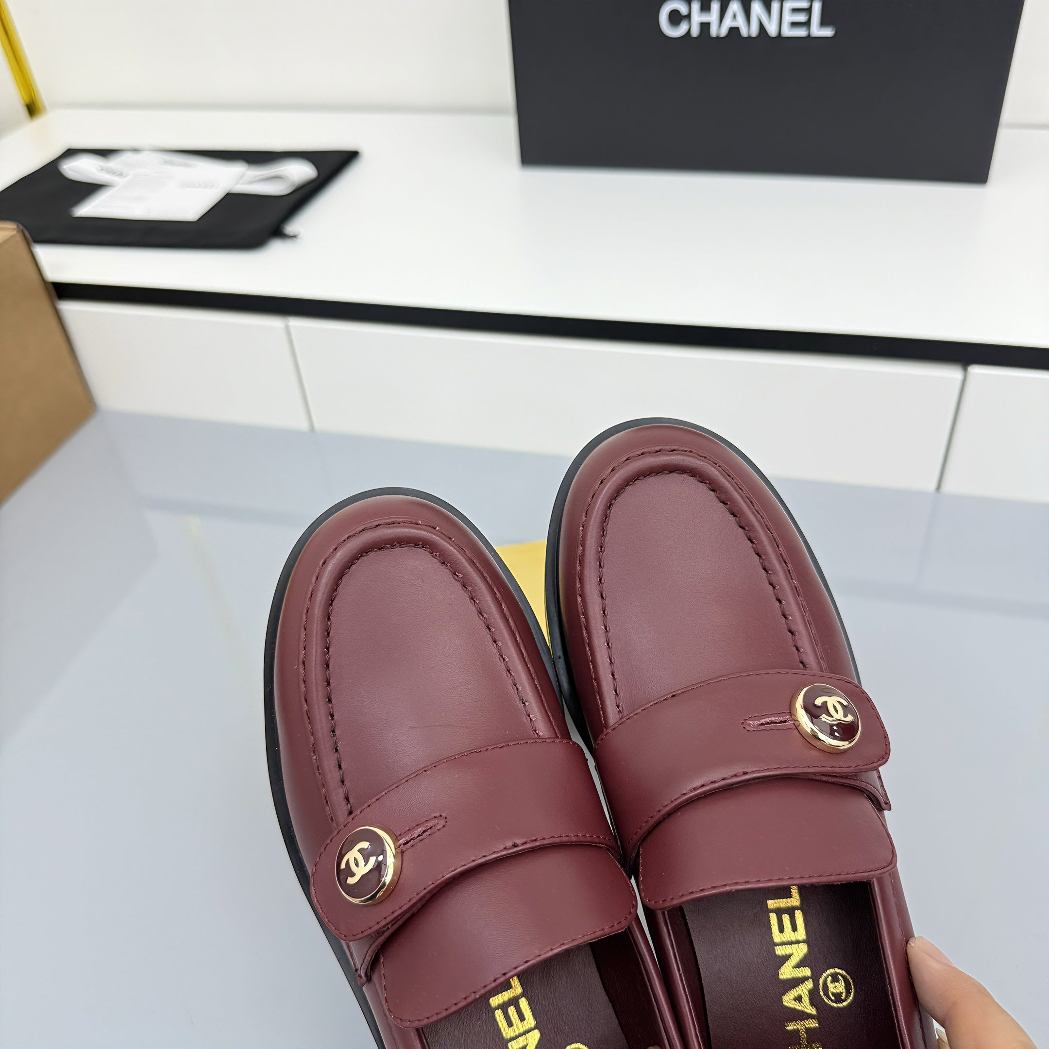 2105QC389Z Popular high-quality leather Shoes