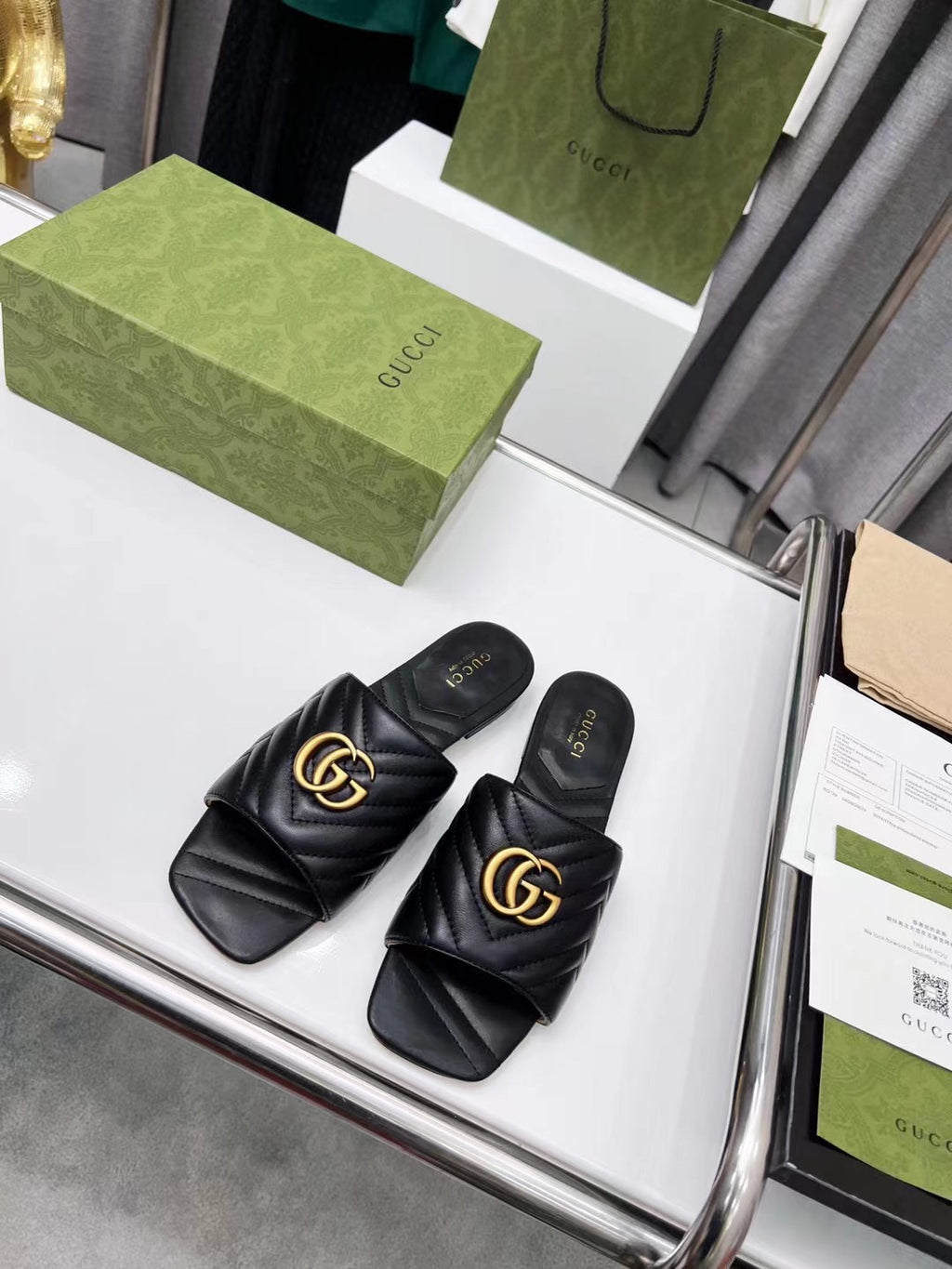 Z2X66B48 Popular high-quality leather slippers
