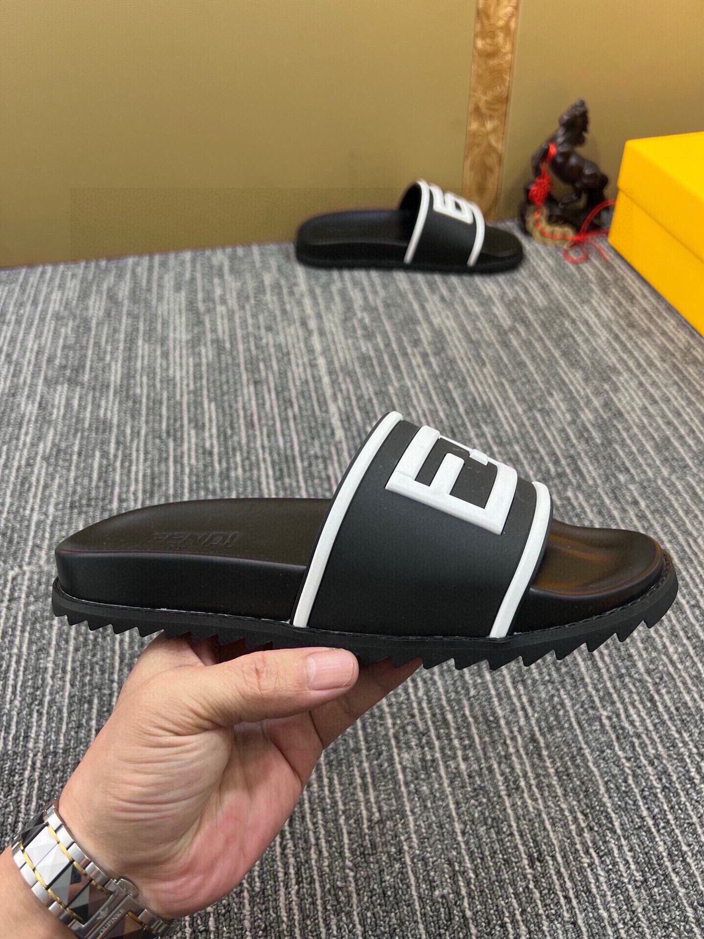 535ZF286Z Popular Slippers