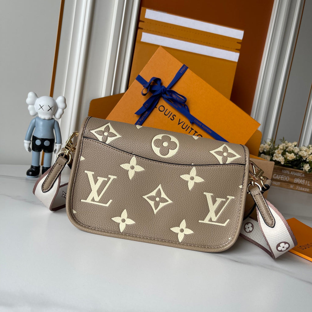 136PE38B Popular leather bag