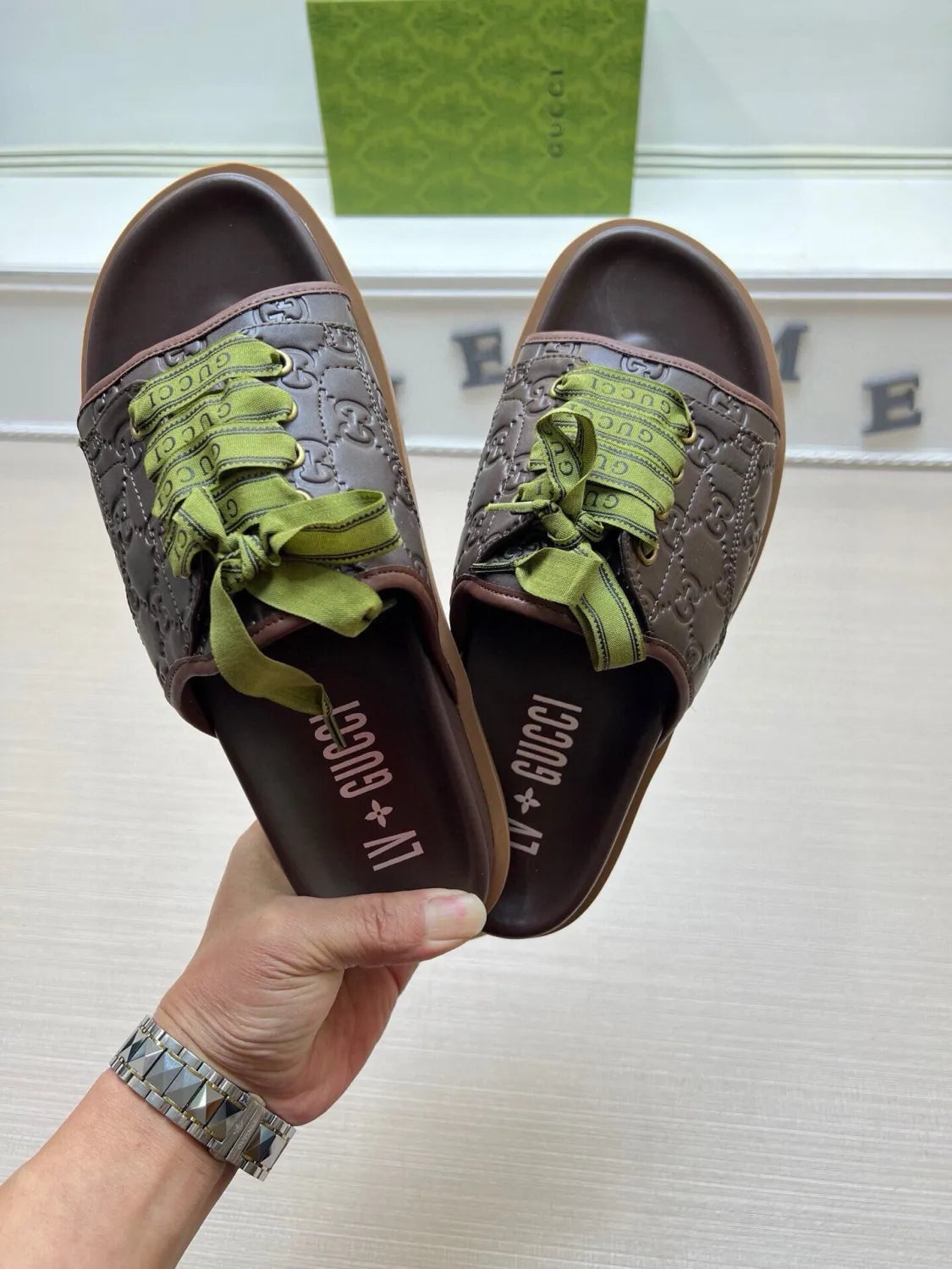 5WB242Z Popular Slippers