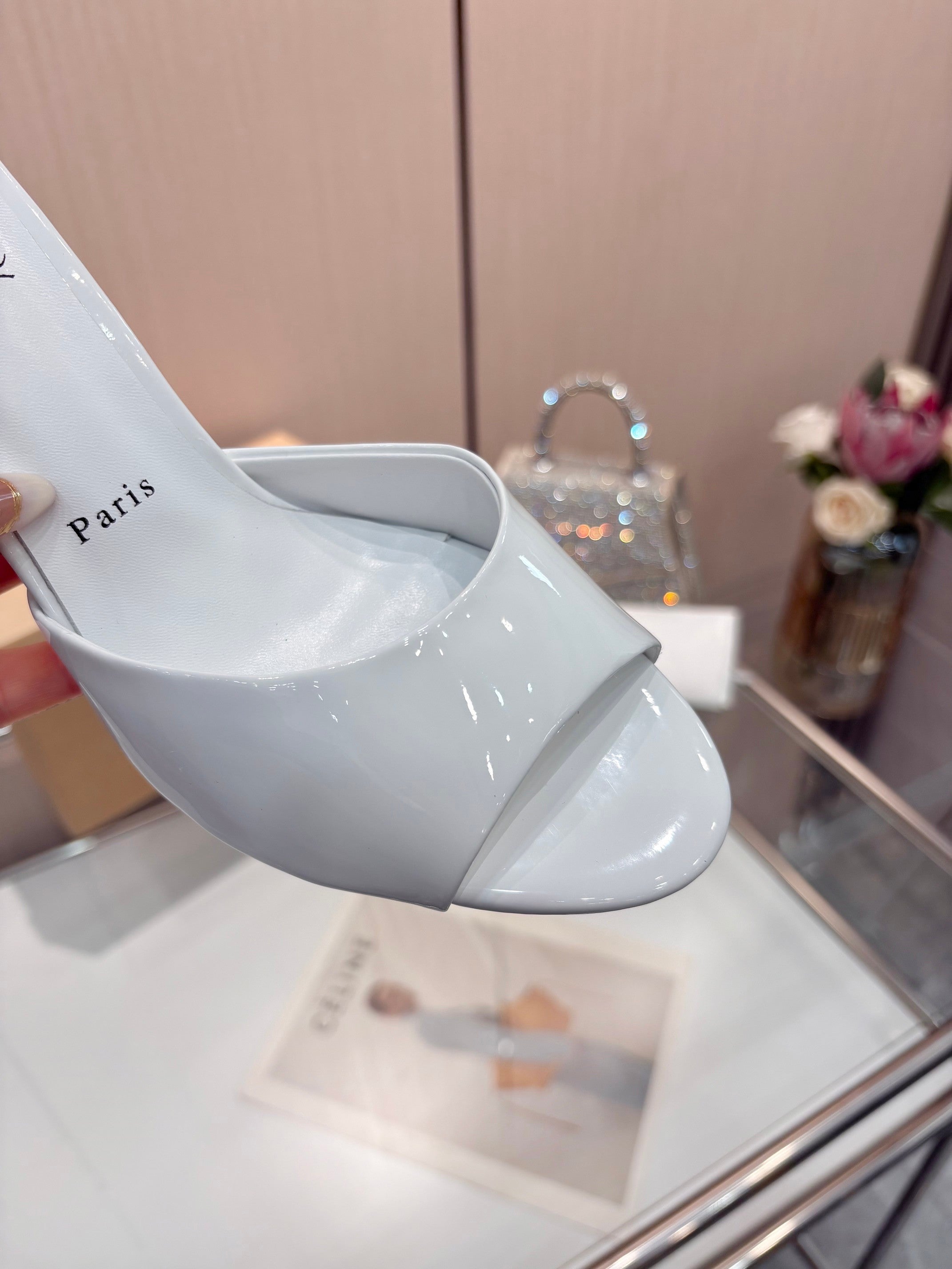 Z2X66A37   Popular leather High heels