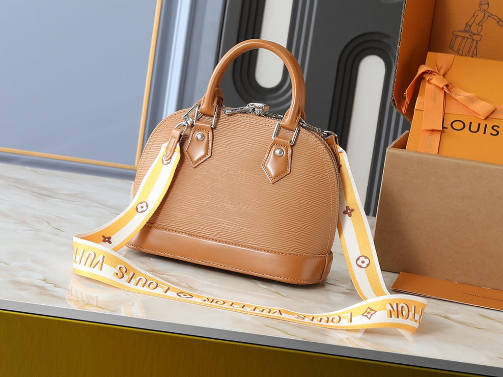 146PE102B Popular leather bag
