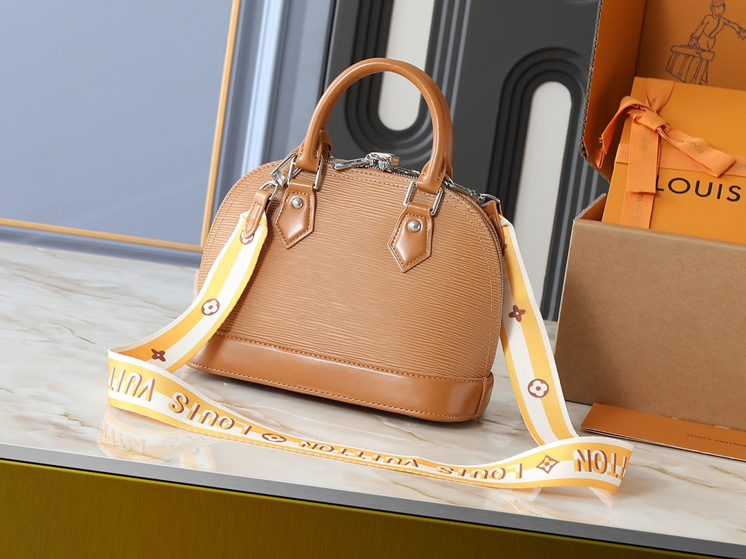 146PE102B Popular leather bag
