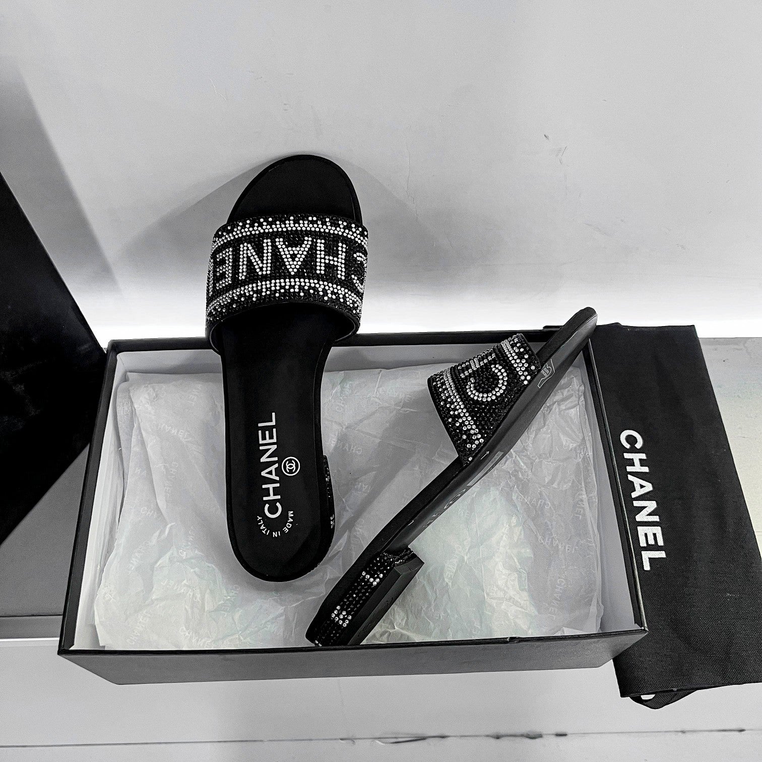 14C57Z Popular sandals