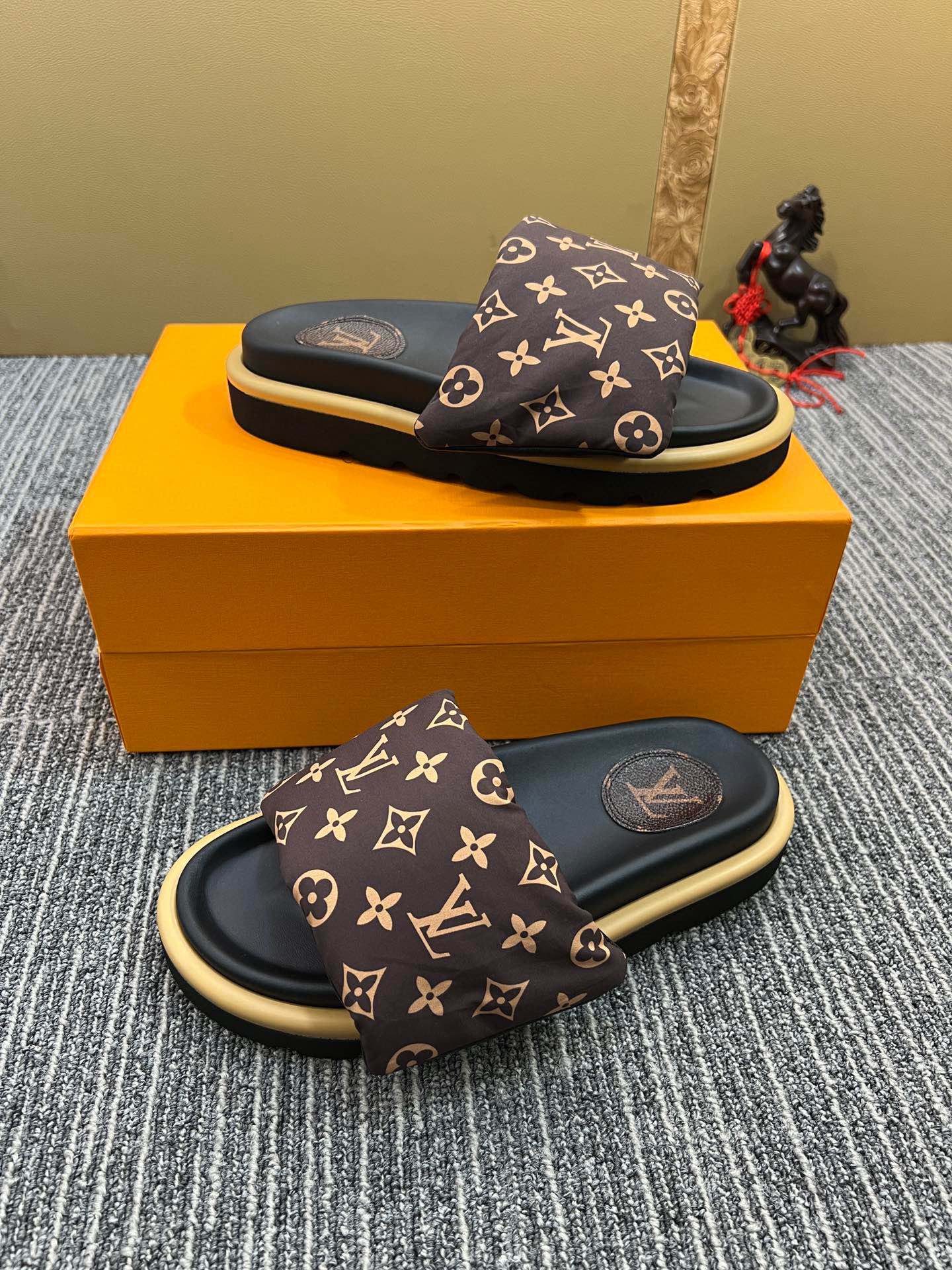 5XF120Z Popular leather quality Slippers