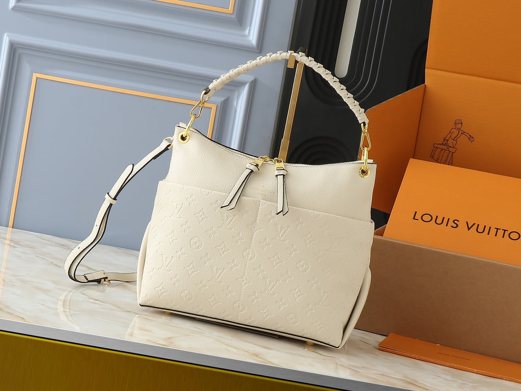 1WE115B Popular leather bag