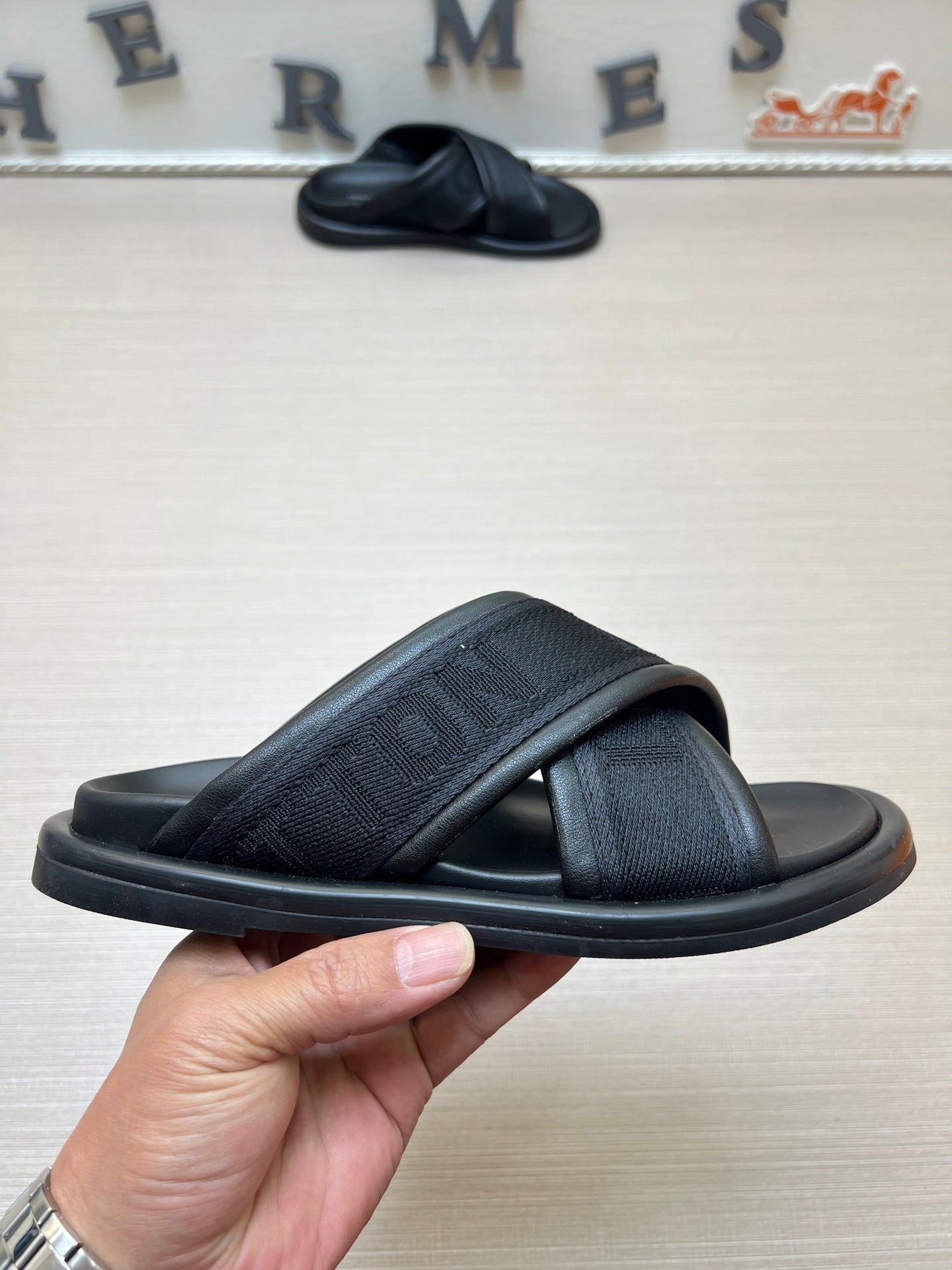 535ZE271Z Popular Slippers